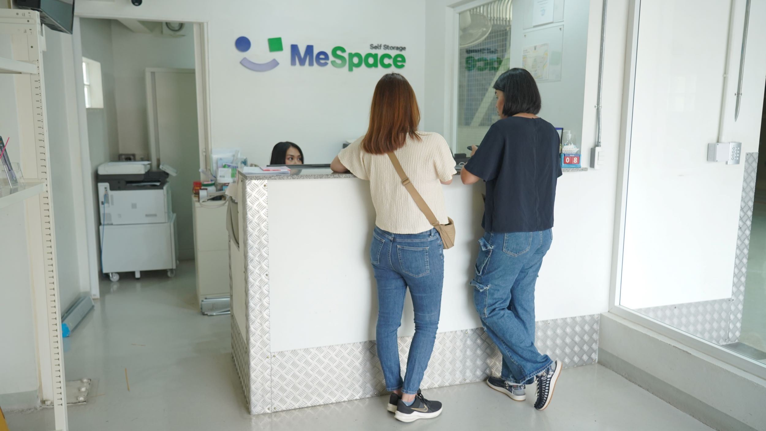 https://api.mespace-selfstorage.co.th/images/branch_image/patong%20reception%20-%20self%20storage.jpg
